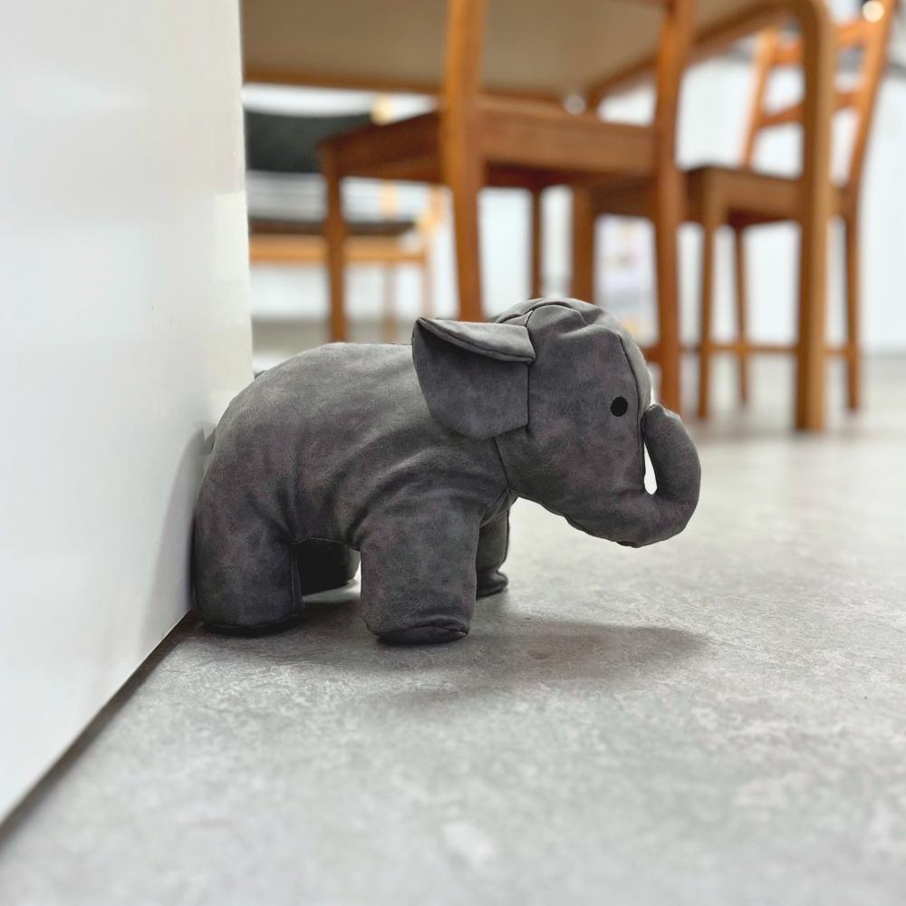 Dørstopper elefant 25 cm grå/brun 1. stk -  2 ass. farver