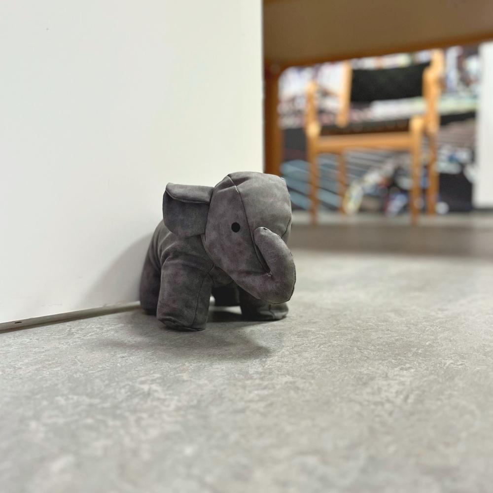 Dörrstopp elefant 25 cm grå/brun 1. stycke - 2 ass. färger