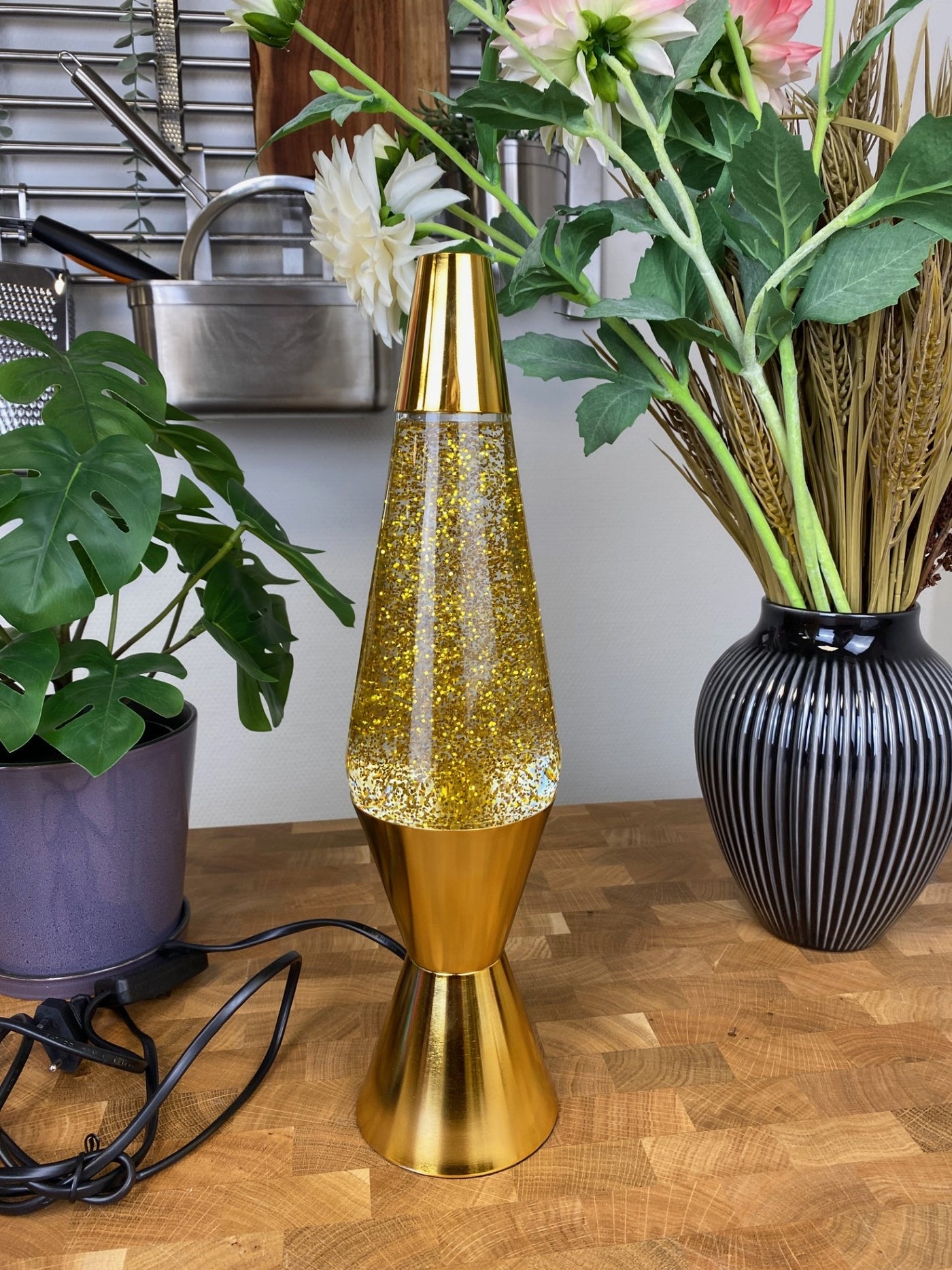 Glitterlampe guld med guld glitter 7,5 x40cm