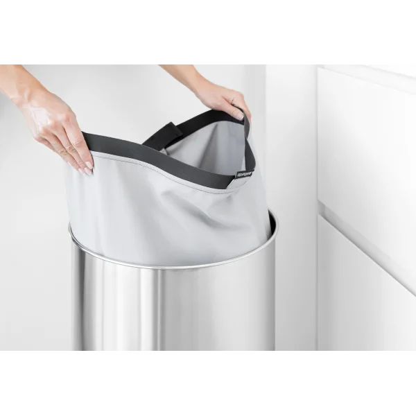 Brabantia - Tvättkorg 60 L - plastlock - Matt Svart